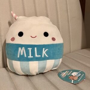 neeona & melly flipamallow 8” (with tags)